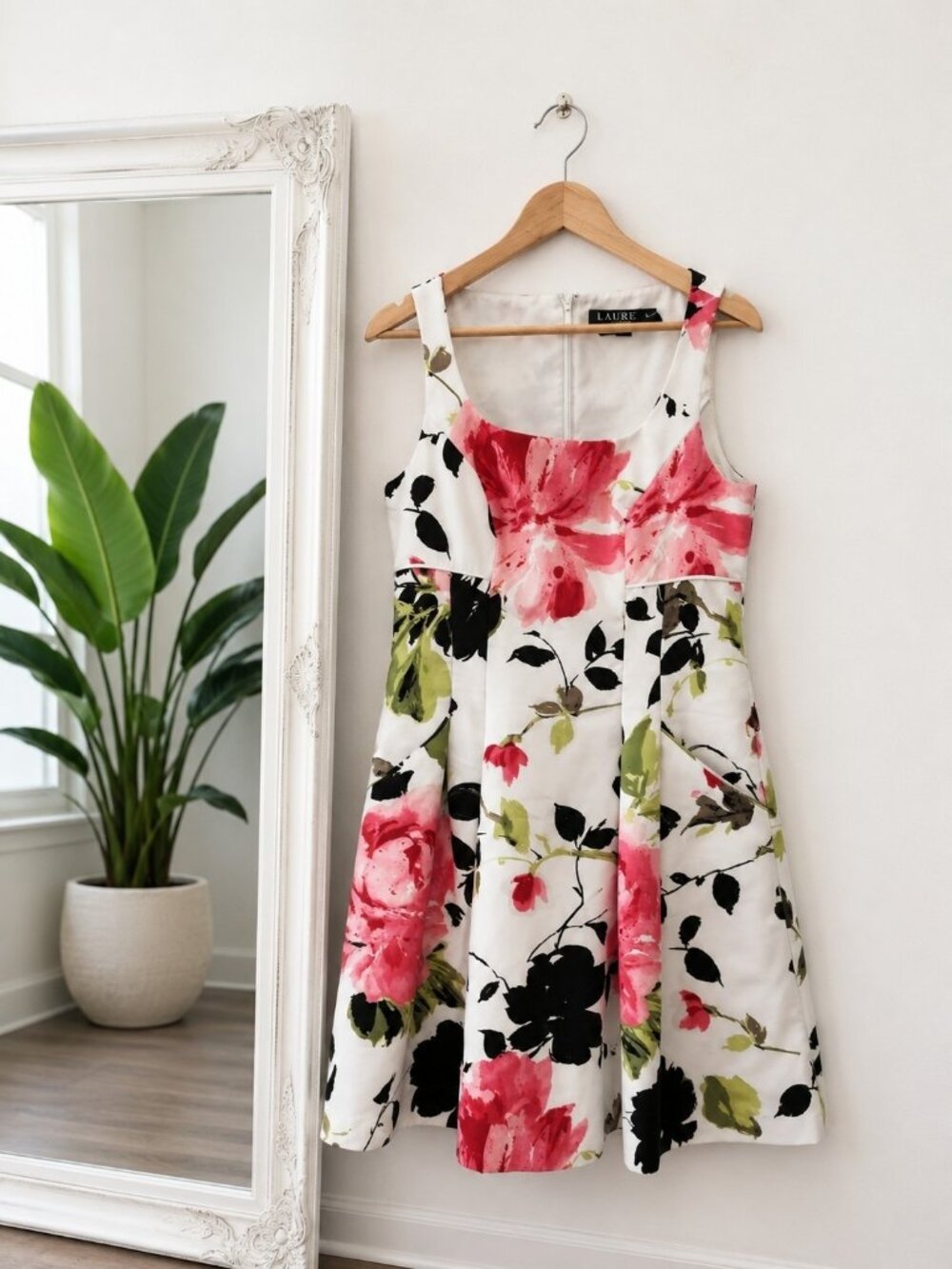 Lauren Ralph Lauren Floral Fit Flare Dress Size 10 White Pink Black Sleeveless - Picture 2 of 7